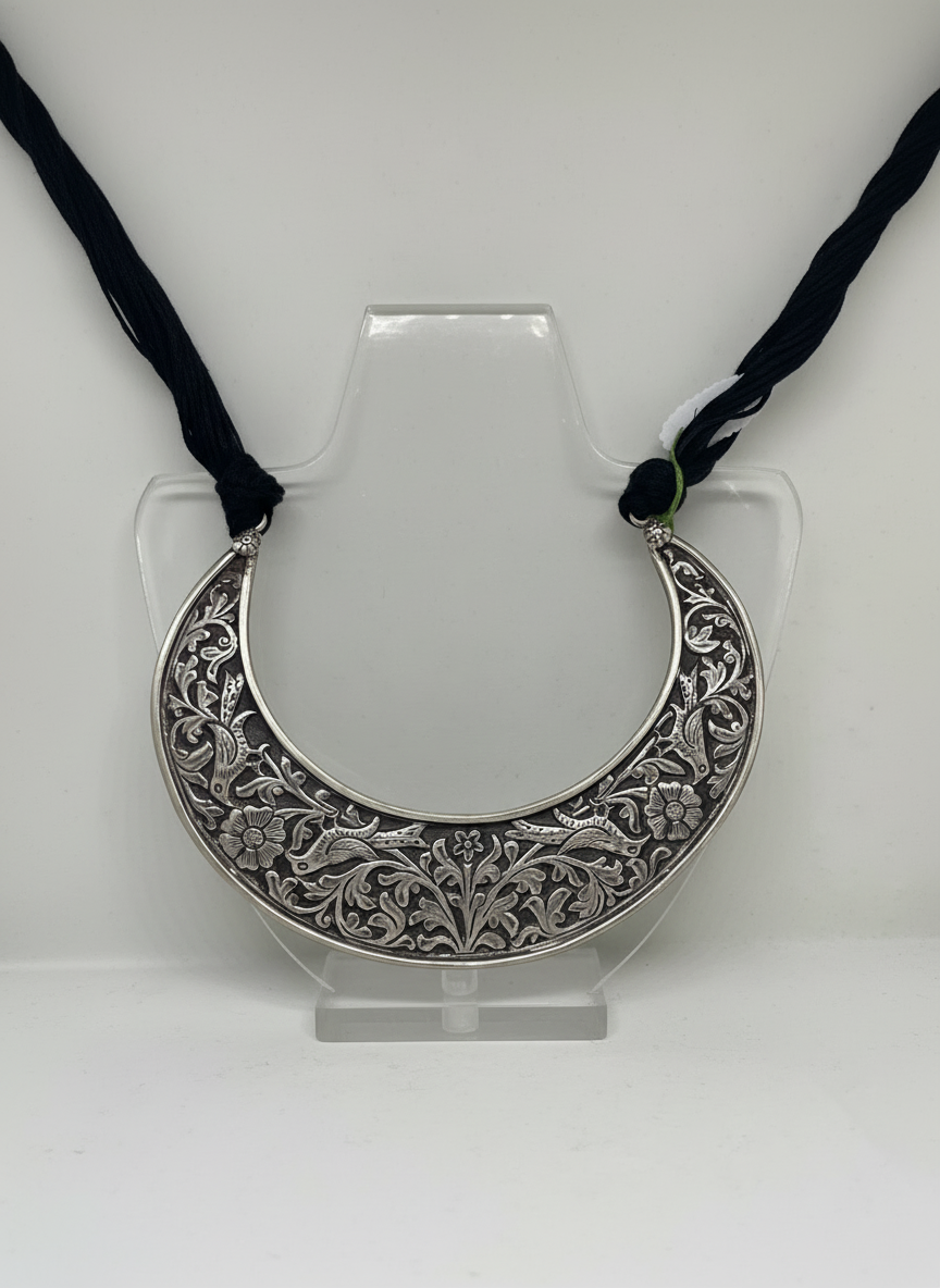 Krishnacraft Chitai Classic Hasli necklace